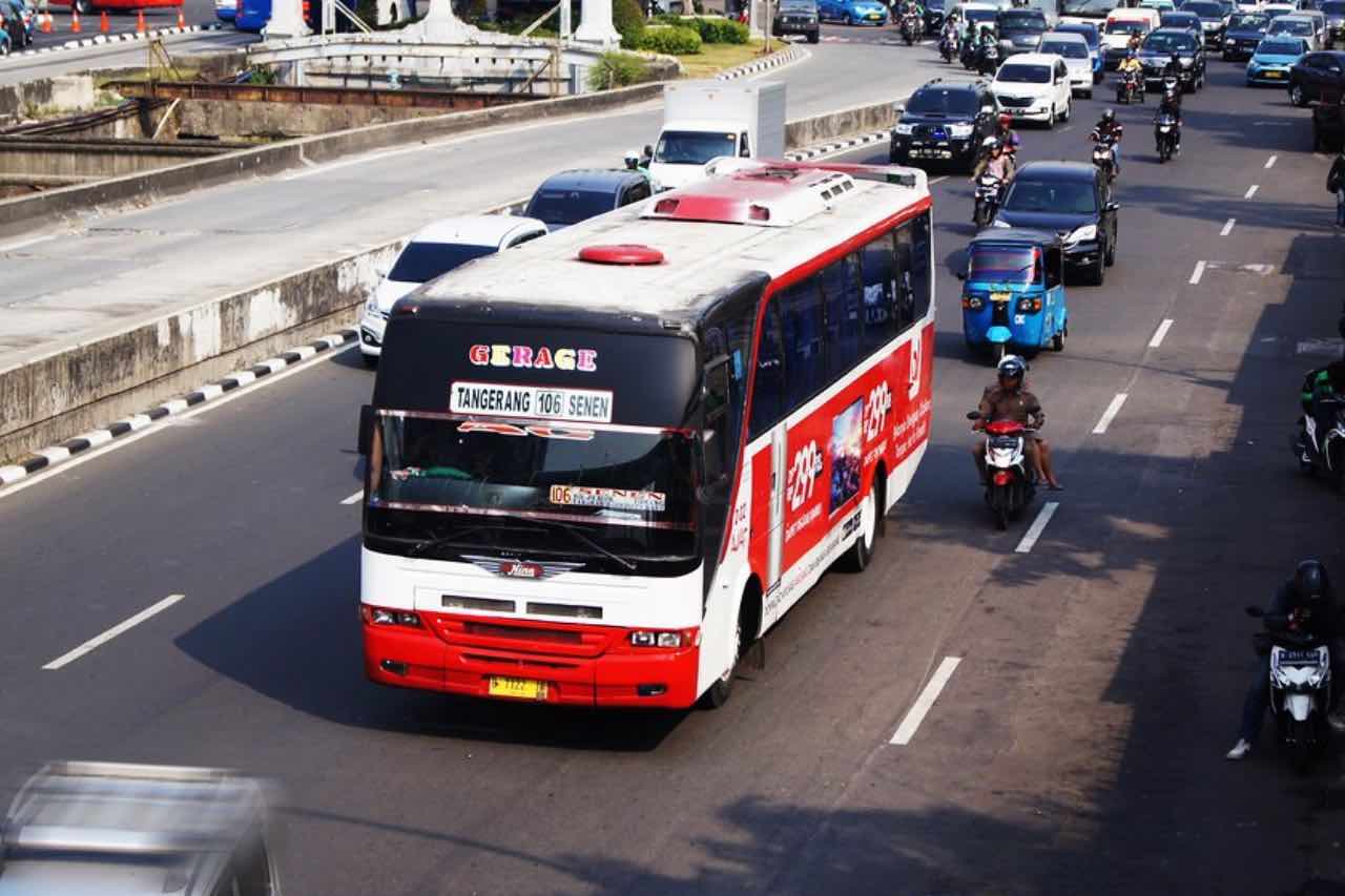 Sewa Iklan Bus AJA P Transjabodetabek